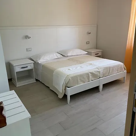 Fd Lorichella * Lorica