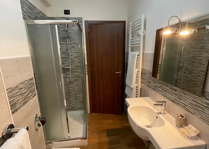 Fd Lorichella Lorica